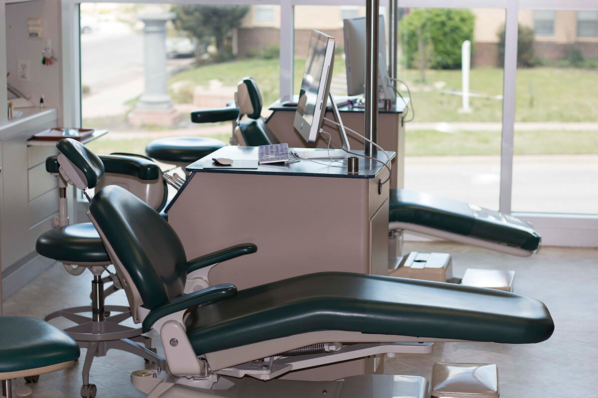 Abay-Orthodontics-Patient-Chair-and-Equipment